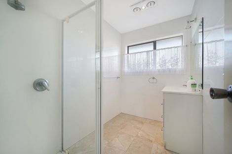 Photo of property in 1 Hedge Row, Sunnyhills, Auckland, 2010