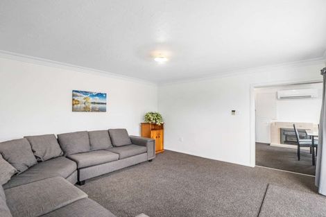Photo of property in 402 Yaldhurst Road, Russley, Christchurch, 8042