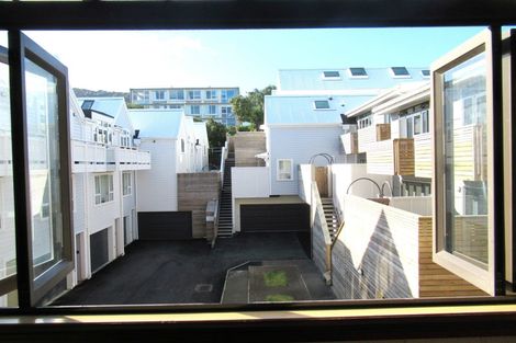 Photo of property in Pirie Street Townhouses, 28/35 Pirie Street, Mount Victoria, Wellington, 6011