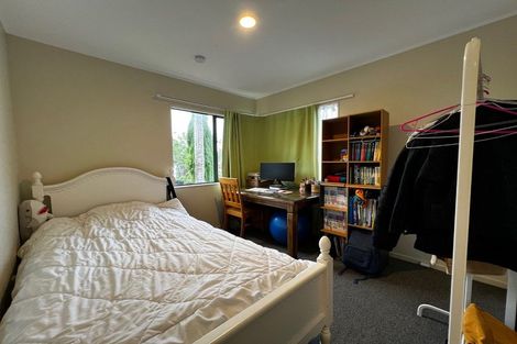 Photo of property in 2/21 Heathglen Place, Bayview, Auckland, 0629