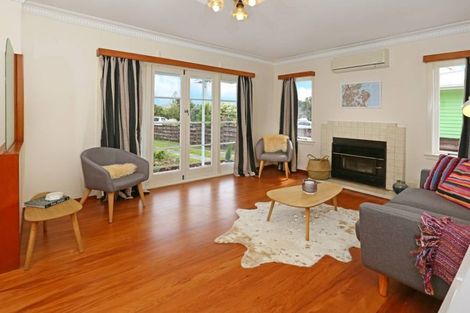 Photo of property in 50 Matipo Road, Te Atatu Peninsula, Auckland, 0610