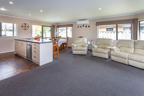 Photo of property in 60 Cholmondeley Crescent, Whitianga, 3510