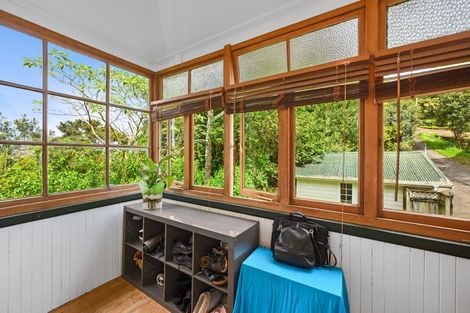 Photo of property in 10 Limmer Place, Browns Bay, Auckland, 0632