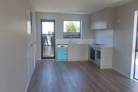 Photo of property in 2/30 West Coast Road, Glen Eden, Auckland, 0602