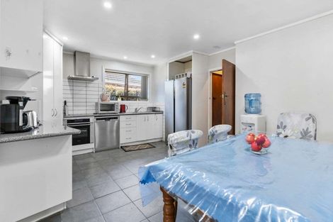 Photo of property in 39 Mcannalley Street, Manurewa East, Auckland, 2102
