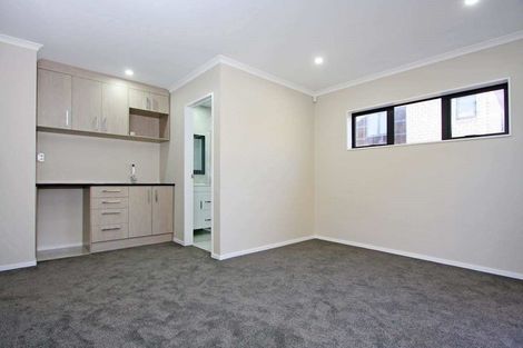 Photo of property in 6 Goyal Lane, Pakuranga, Auckland, 2010