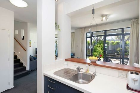 Photo of property in 2/2 Armoy Drive, East Tamaki, Auckland, 2016