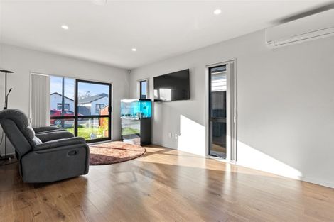 Photo of property in 8 Silver Beech Street, Takanini, 2110