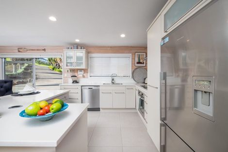 Photo of property in 16 Te Akau Drive, Russell, 0272