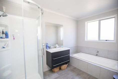 Photo of property in 64 Darlington Street, Ngatea, 3503