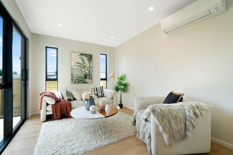 Photo of property in 8b Mason Street, New Lynn, Auckland, 0600