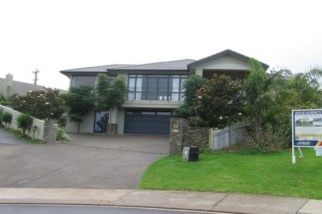 Photo of property in 17 Dorchester Place, Orewa, 0931