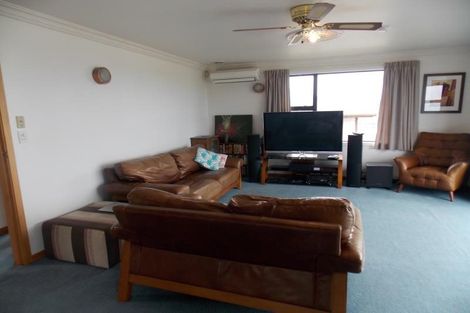 Photo of property in 62 Frobisher Street, Island Bay, Wellington, 6023