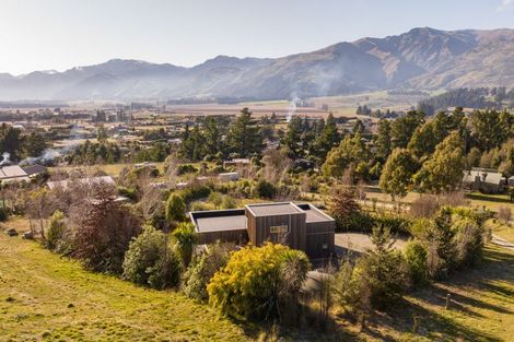 Photo of property in 25 Fort Place, Hawea Flat, Lake Hawea, 9382