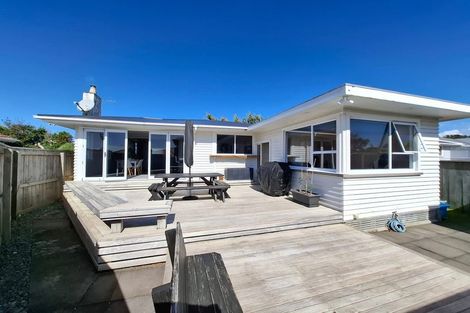 Photo of property in 21 Tarahua Road, Vogeltown, New Plymouth, 4310