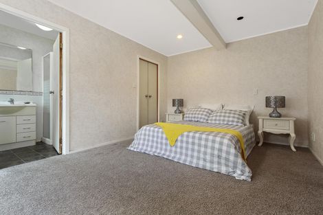 Photo of property in 12 Sari Place, Massey, Auckland, 0614