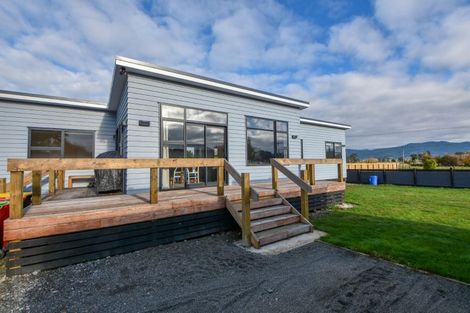 Photo of property in 114 Brooklyn Road, Carterton, 5713