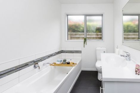 Photo of property in 16 Lane Street, Wallaceville, Upper Hutt, 5018