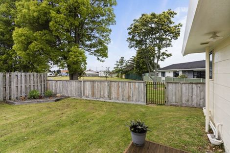 Photo of property in 118 Charleston Avenue, Whangamata, 3620