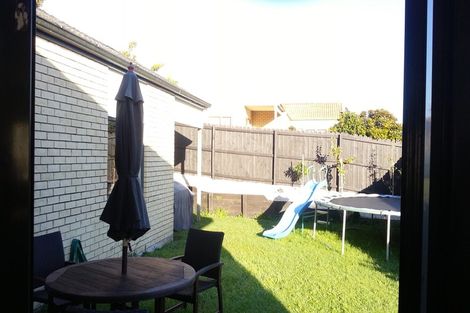 Photo of property in 26 Blueridge Close, Sunnyvale, Auckland, 0612