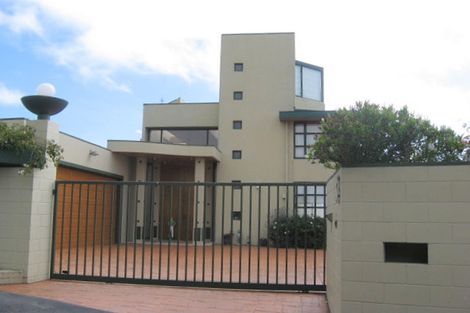 Photo of property in 3 Inverness Lane, Redcliffs, Christchurch, 8081