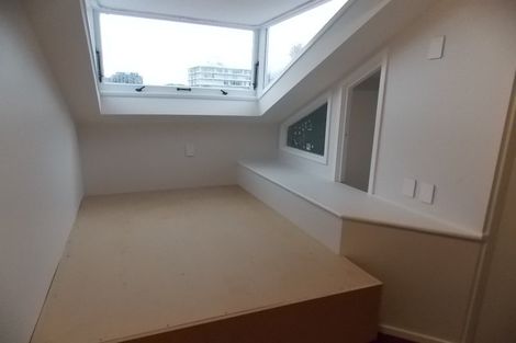 Photo of property in 25 Everton Terrace, Kelburn, Wellington, 6012