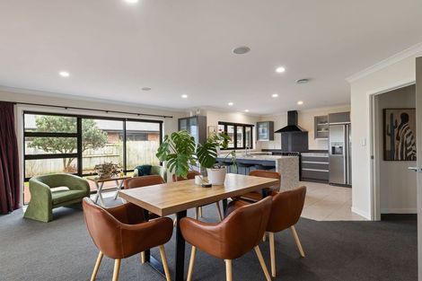 Photo of property in 6 Trump Place, Kelvin Grove, Palmerston North, 4414