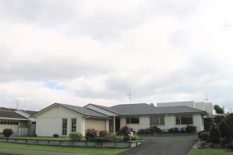 Photo of property in 60 Plateau Heights, Mount Maunganui, 3116