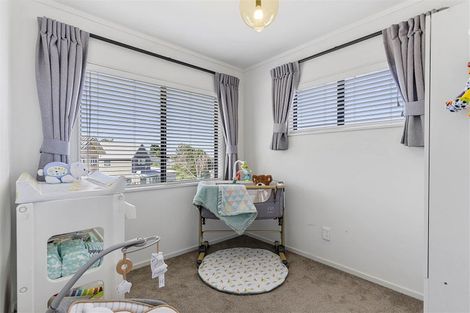 Photo of property in 20a Atlantis Place, Totara Vale, Auckland, 0629