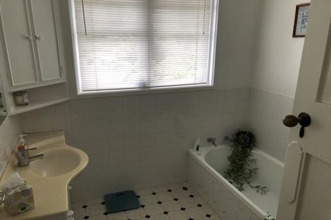 Photo of property in 9 Wadestown Road, Wadestown, Wellington, 6012