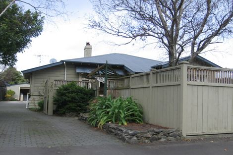 Photo of property in 360 Featherston Street, Palmerston North, 4414