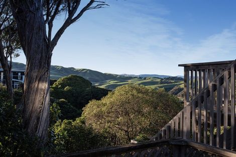 Photo of property in 64 Motuhara Road, Plimmerton, Porirua, 5026