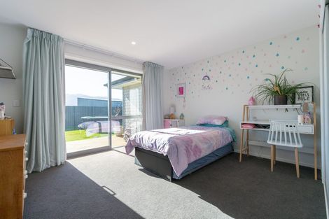 Photo of property in 11 Breaksea Street, Te Anau, 9600