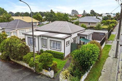 Photo of property in 12 Rhodes Street, Waimate, 7924