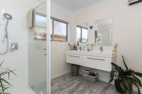 Photo of property in 13a Warrington Street, Matua, Tauranga, 3110