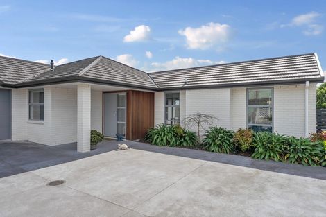 Photo of property in 6 Greenridge Lane, Merrilands, New Plymouth, 4312