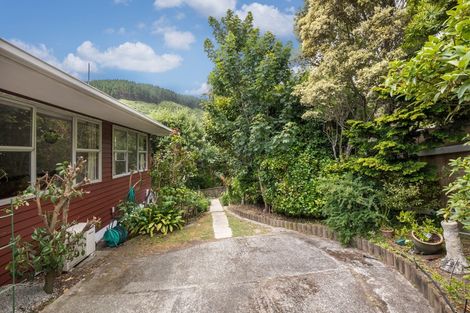 Photo of property in 6 Woodman Drive, Tawa, Wellington, 5028