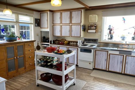 Photo of property in 16 Graham Street, Eltham, 4322