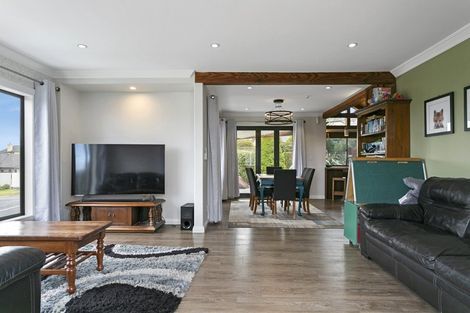 Photo of property in 35 Chesham Avenue, Waipahihi, Taupo, 3330