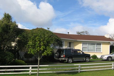 Photo of property in 12 Taioma Crescent, Te Atatu Peninsula, Auckland, 0610