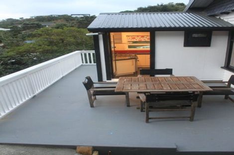 Photo of property in 55 Hungerford Road, Houghton Bay, Wellington, 6023