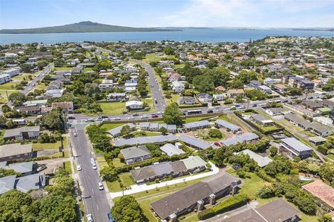 Photo of property in 3/9 Roberts Avenue, Bayswater, Auckland, 0622