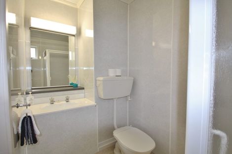 Photo of property in 8 Motu-au Close, Manapouri, 9679