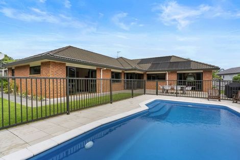 Photo of property in 36a Westerham Drive, Dannemora, Auckland, 2016
