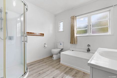 Photo of property in 1/53 Bruce Road, Glenfield, Auckland, 0629