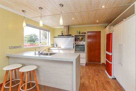 Photo of property in 24 Kowhai Street, Inglewood, 4330