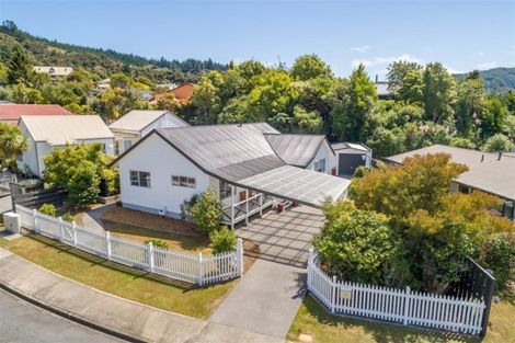 Photo of property in 76 Field Street, Silverstream, Upper Hutt, 5019