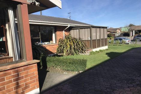 Photo of property in 12 Harkness Place, Avonhead, Christchurch, 8042