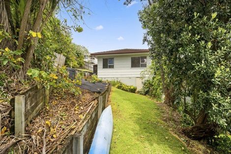 Photo of property in 1/17 Dianthus Place, Browns Bay, Auckland, 0630
