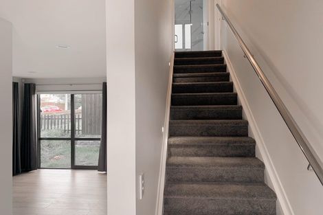 Photo of property in 10a Kelkirk Street, Kelston, Auckland, 0602